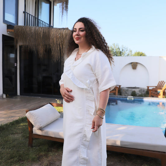 Ekru renkli, kısa kollu müslin sabahlık ve elbise takımı, %100 pamuk, doğal ve nefes alabilir.
