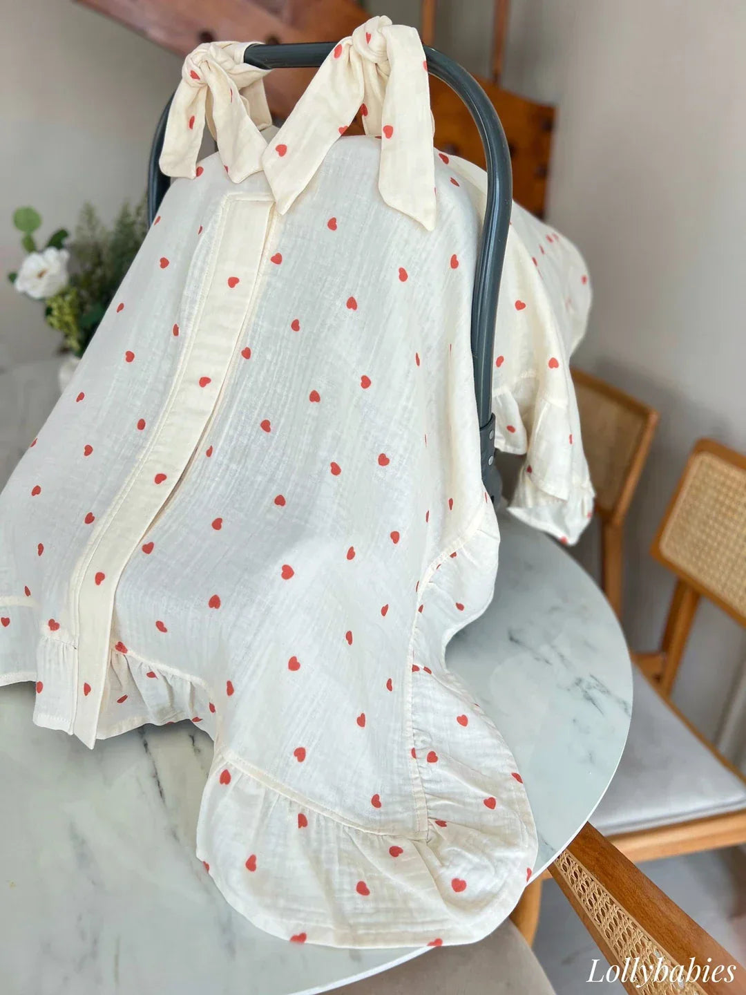 Müslin puset örtüsü, %100 pamuklu, hafif ve nefes alabilen bir tasarıma sahiptir.