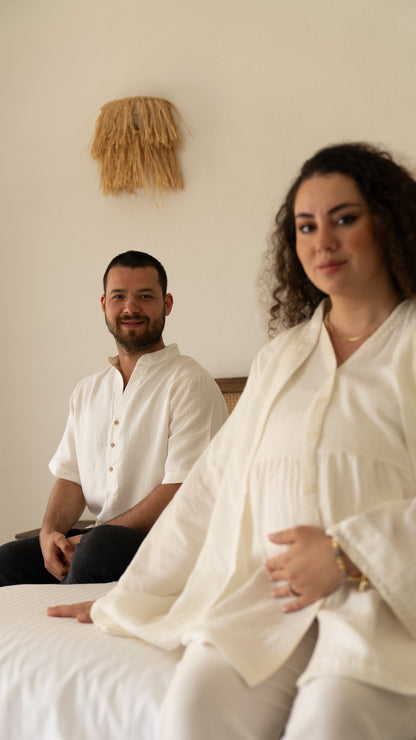 Ekru renkte, anne lohusa için tasarlanmış sabahlık modeli.