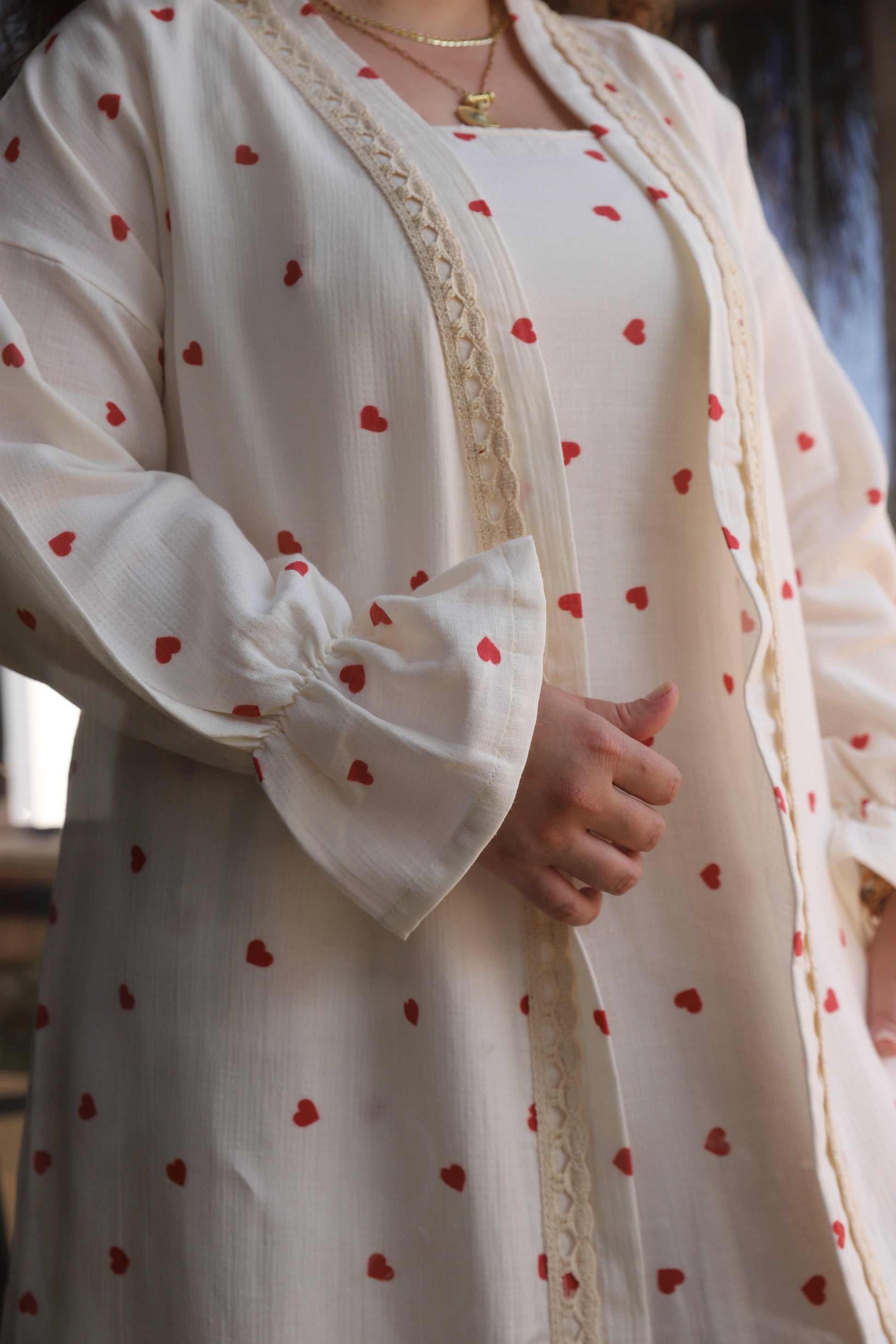 Kırmızı pamuklu kısa kollu lohusa gecelik ve kruvaze uzun kollu sabahlık takımı