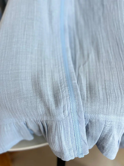 Bebe mavisi, %100 pamuk müslin puset örtüsü, hafif ve nefes alabilir yapıya sahiptir.