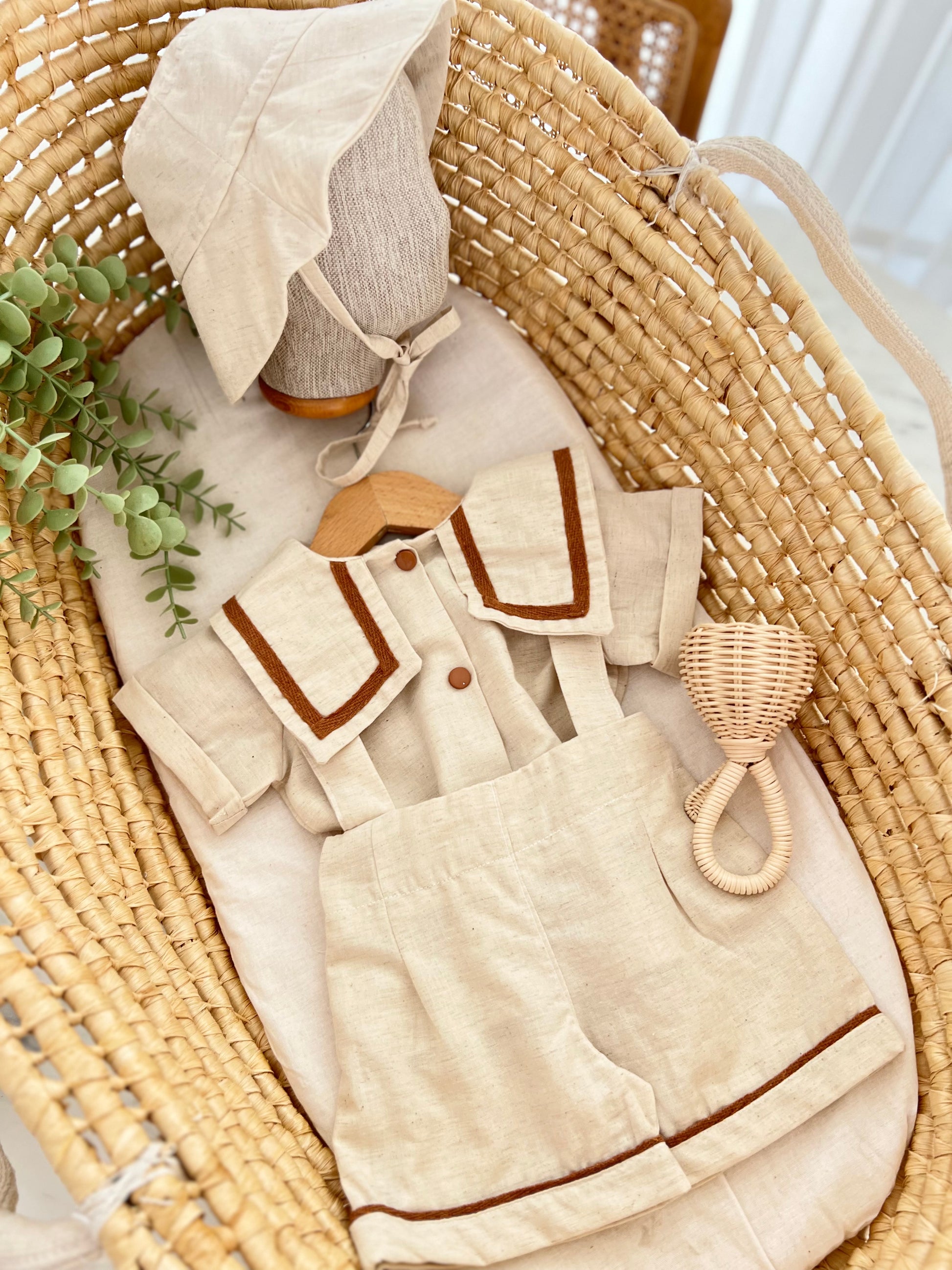 Bebek için keten kumaştan kısa kollu gömlek, salopet ve şapka seti, vintage tarzı.